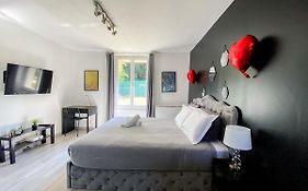 Joli studio avec jardin - Gare RER C -proche PARIS
